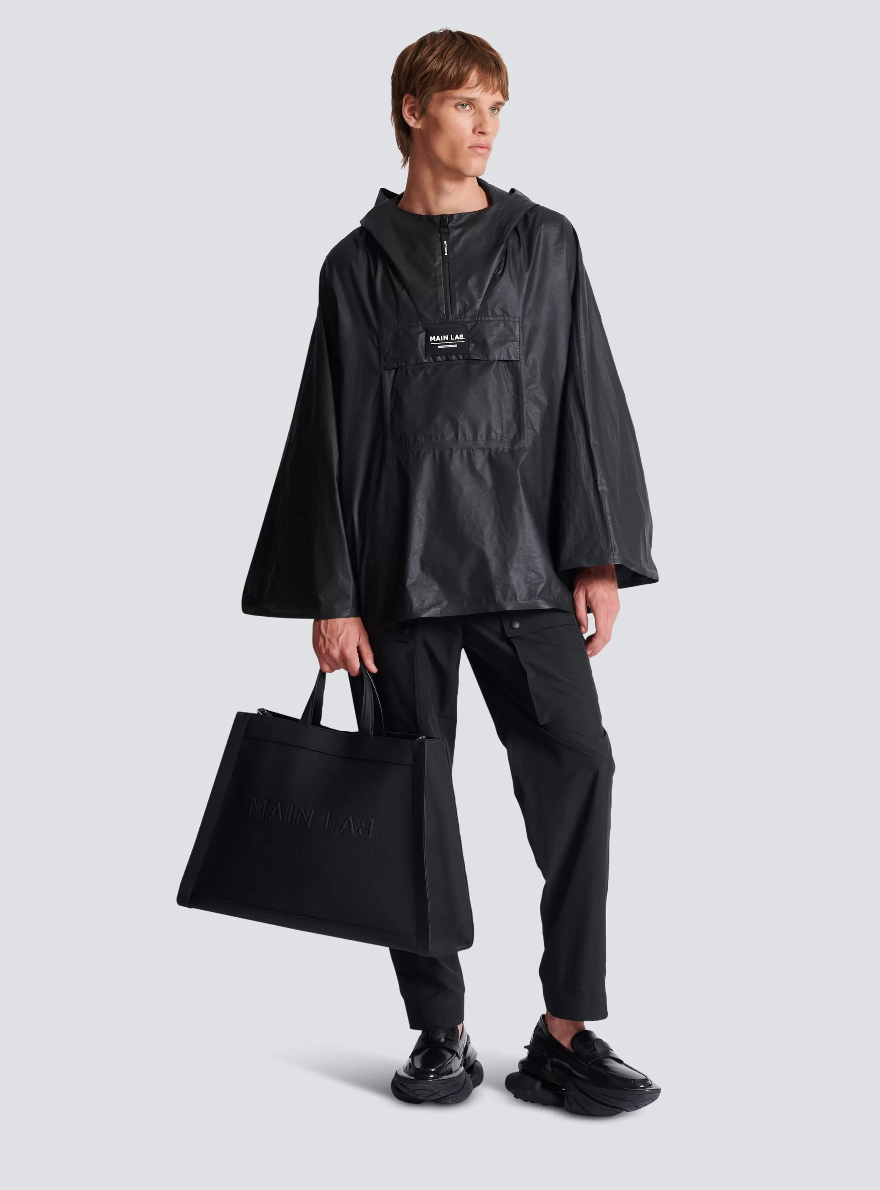 Balmain Main Lab Cape